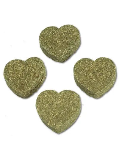 Delightful 4-piece heart-shaped hay chew bites from A&E Nibbles, crafted with timothy hay and rice for small pets.