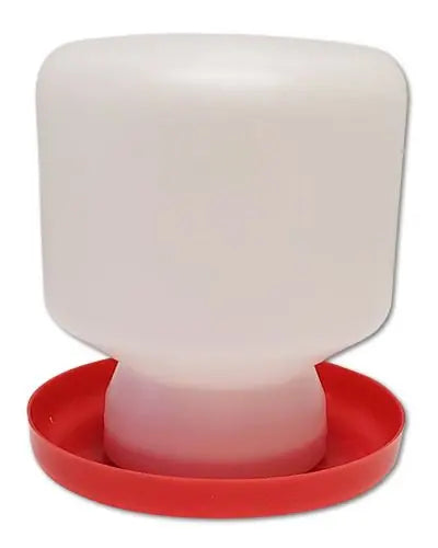 Clear 48oz gravity-feed waterer with a durable transparent polyethylene body and heavy-duty polystyrene base for easy filling.