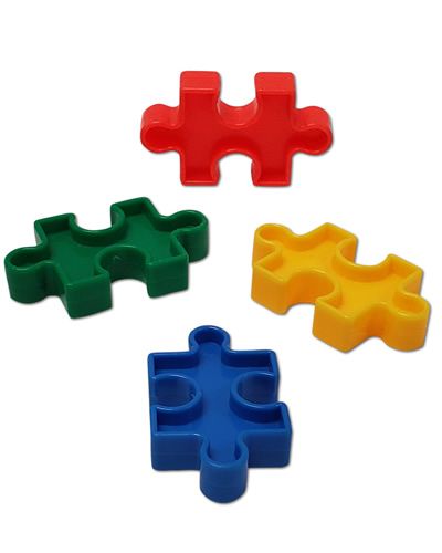 Vibrant assortment of plastic puzzle links for bird toys, showcasing varied colors and a compact, interlocking design.